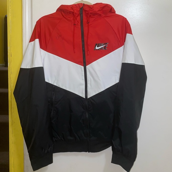 nike windrunner jacket men's small